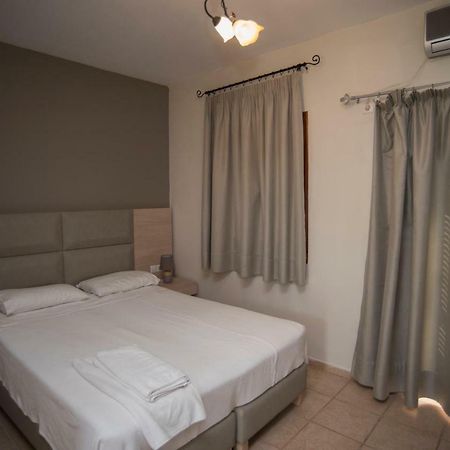 T'Aloni Hotel Chortáta Екстериор снимка