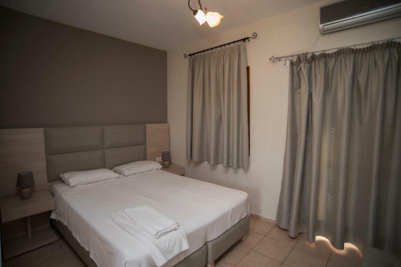 T'Aloni Hotel Chortáta Екстериор снимка