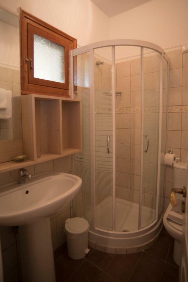 T'Aloni Hotel Chortáta Екстериор снимка